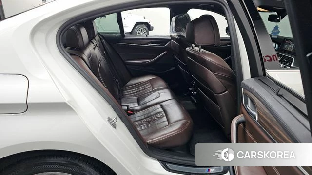 BMW 5 Series (G30) 2018 Белый из Кореи, фото 3