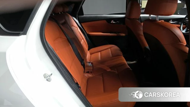 Kia The New K3 2nd generation 2021 Белый из Кореи, фото 3