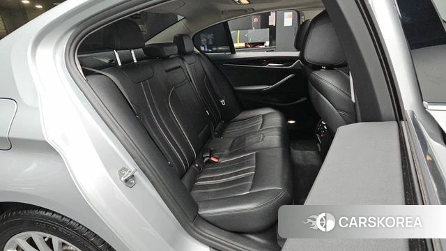 BMW 5 Series (G30) 2019 Серебряный из Кореи, фото 3