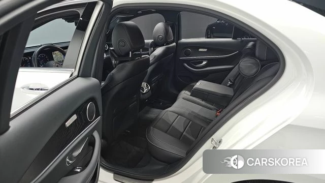 Mercedes-Benz E-Class W213 2023 Белый из Кореи, фото 3