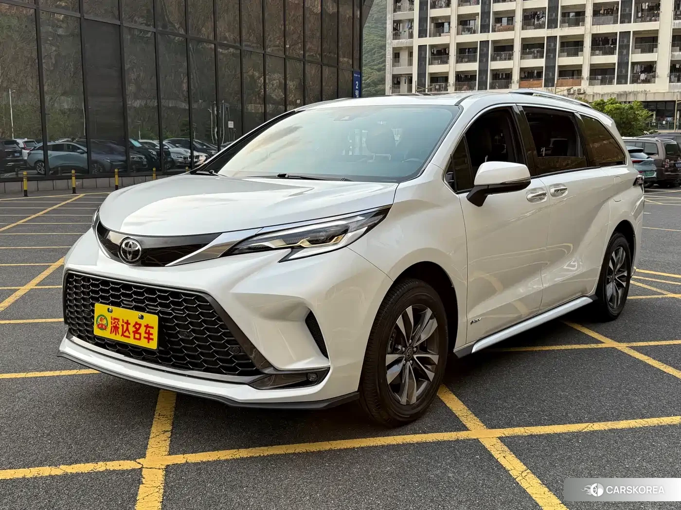 Toyota Grevia 2024 Белый из Китая, фото 4