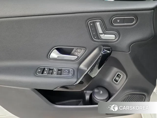 Mercedes-Benz A-Class W177 2020 Белый из Кореи, фото 3