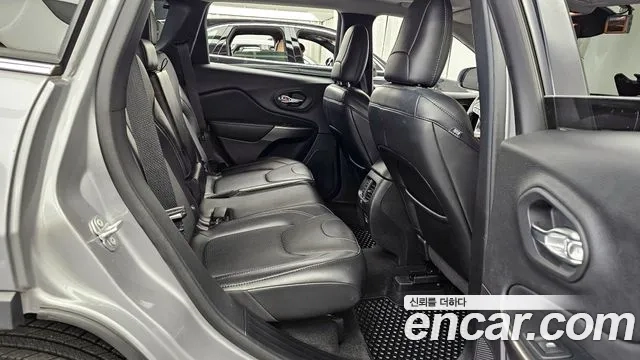 Jeep Cherokee (KL) 2021 Серебристо-серый из Кореи, фото 3