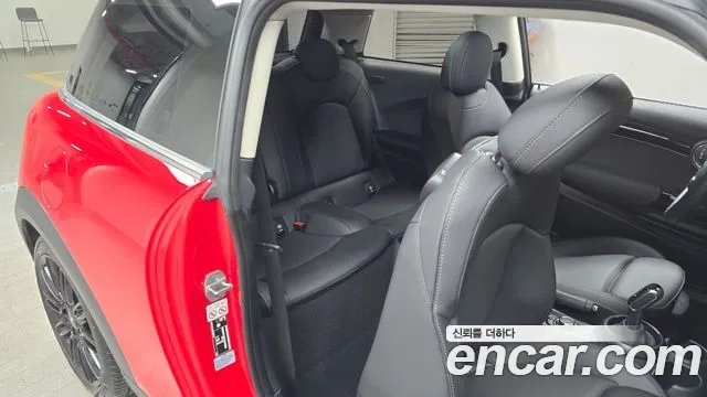 Mini Cooper 2023 Красный из Кореи, фото 3