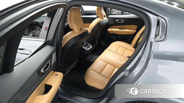 Volvo S60 3rd generation 2021 Серый из Кореи, фото 3