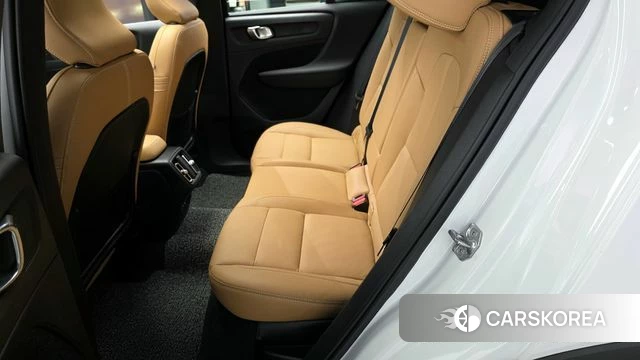 Volvo XC40 2021 Белый из Кореи, фото 3