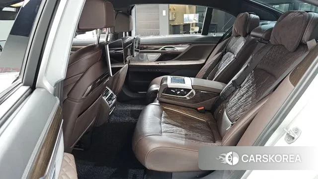 BMW 7 Series (G11) 2022 Белый из Кореи, фото 3