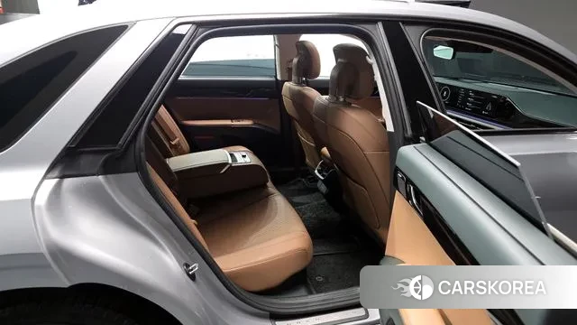 Hyundai Grandeur Hybrid (GN7) 2023 Серебряный из Кореи, фото 3