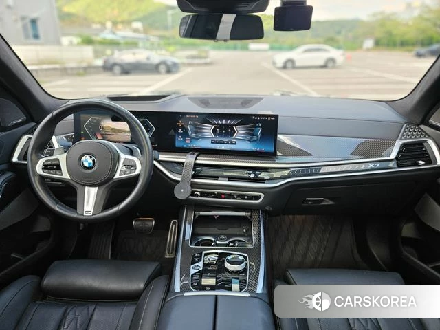 BMW X7 (G07) 2025 Черный из Кореи, фото 3