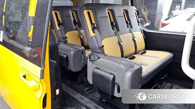 Hyundai Staria 2023 Желтый из Кореи, фото 3