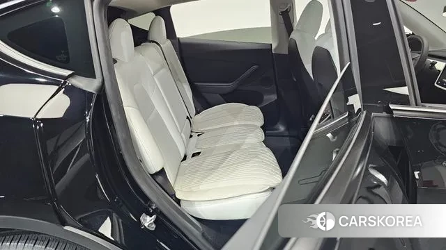 Tesla Model Y 2024 Черный из Кореи, фото 3