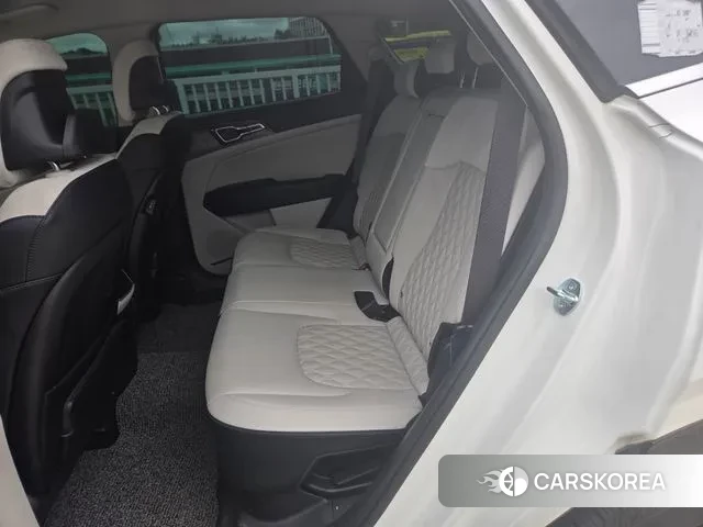 Kia Sportage 5th Generation Hybrid 2023 Белый из Кореи, фото 3