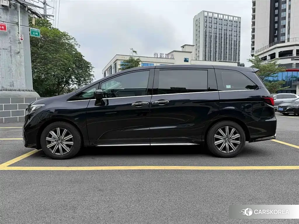 Honda Odyssey 2024 Черный из Китая, фото 3