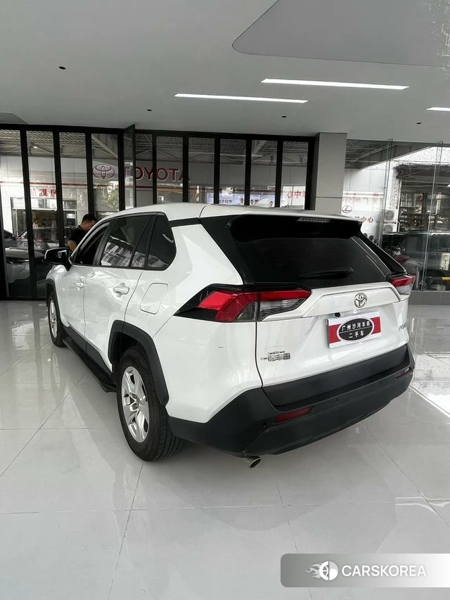 Toyota RAV4 Rongfang 2024 Белый из Китая, фото 3