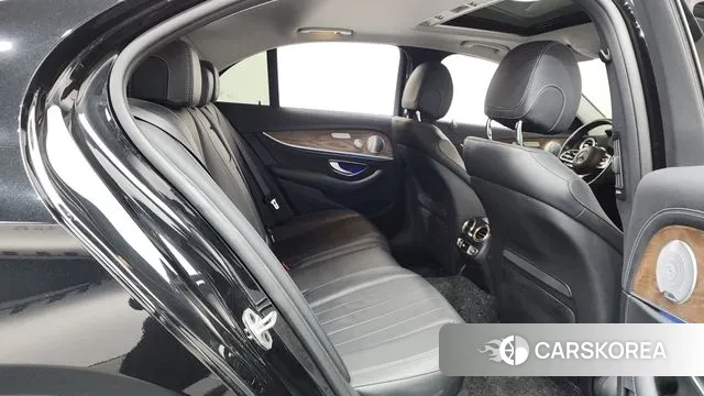 Mercedes-Benz E-Class W213 2020 Черный из Кореи, фото 3