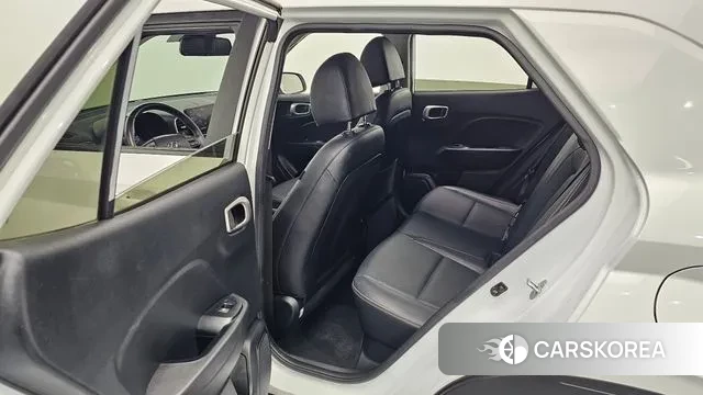 Hyundai Venue 2023 Белый из Кореи, фото 3