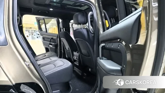 Land Rover Defender (L663) 2025 Коричневый из Кореи, фото 3