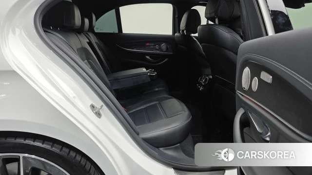 Mercedes-Benz E-Class W213 2022 Белый из Кореи, фото 3