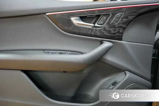 Audi Q7 (4M) 2021 Серый из Кореи, фото 3