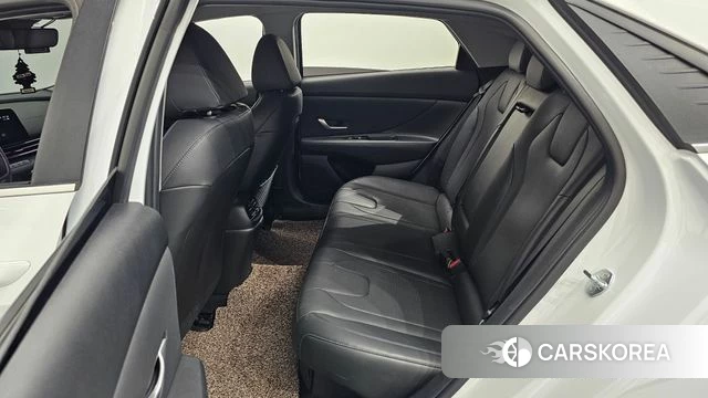 Hyundai Avante Hybrid (CN7) 2023 Белый из Кореи, фото 3