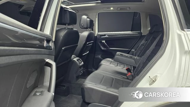 Volkswagen Tiguan second Generation 2018 Белый из Кореи, фото 3