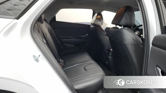 Hyundai The New Avante (CN7) 2024 Белый из Кореи, фото 3