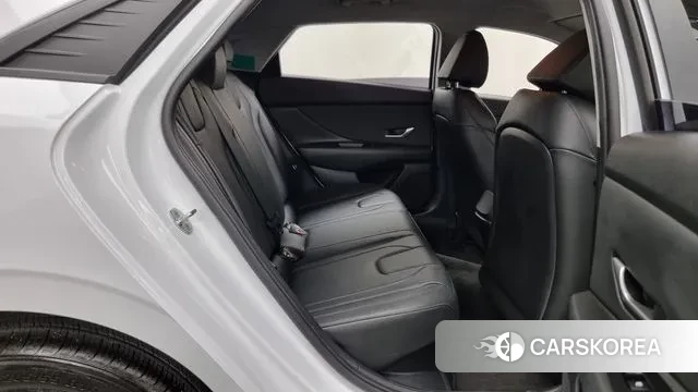 Hyundai Avante Hybrid (CN7) 2022 Белый из Кореи, фото 3