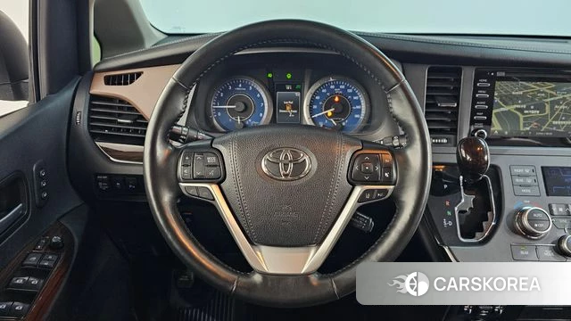 Toyota Sienna 2018 Белый из Кореи, фото 3