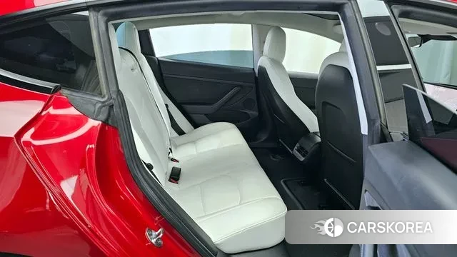 Tesla Model 3 2022 Красный из Кореи, фото 3