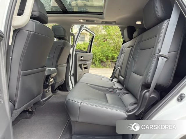 Toyota Sequoia 2024 Белый из Китая, фото 3