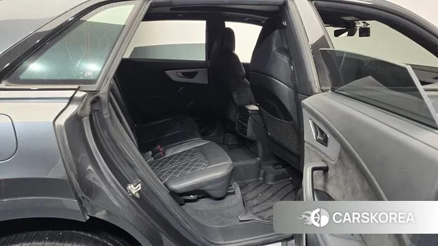 Audi Q8 (4M) 2021 Серый из Кореи, фото 3