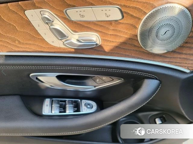 Mercedes-Benz E-Class W213 2023 Белый из Кореи, фото 3