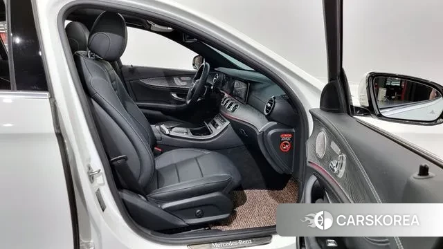 Mercedes-Benz E-Class W213 2022 Белый из Кореи, фото 3