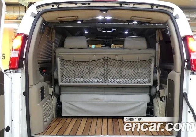 Chevrolet Express Van 2021 Белый из Кореи, фото 3