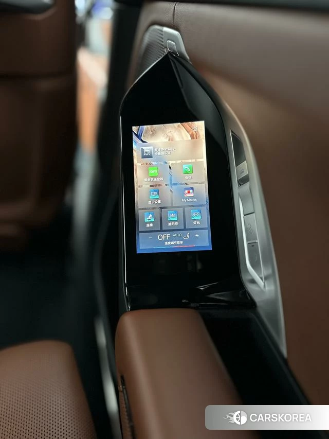 BMW 7 series 2024 Черный из Китая, фото 3