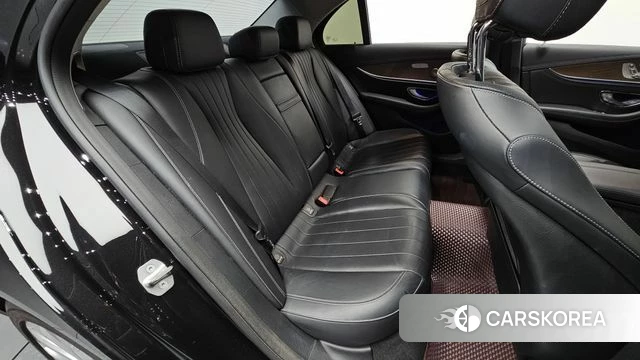 Mercedes-Benz E-Class W213 2018 Черный из Кореи, фото 3