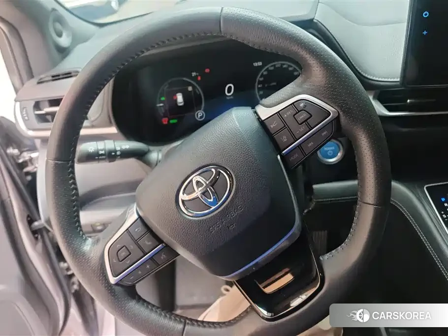 Toyota Sienna 2022 Silver/gray из Китая, фото 3