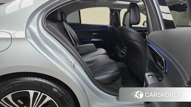 Mercedes-Benz E-Class W214 2024 Серебряный из Кореи, фото 3