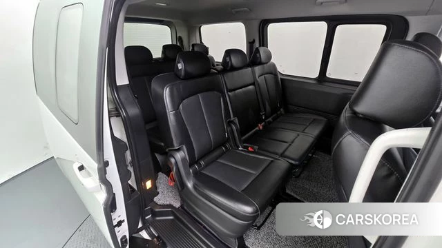 Hyundai Staria 2022 Белый из Кореи, фото 3