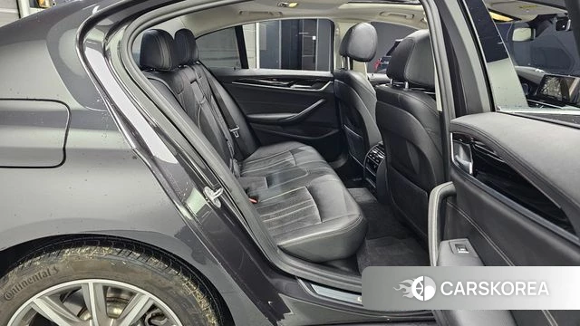 BMW 5 Series (G30) 2018 Серый из Кореи, фото 3