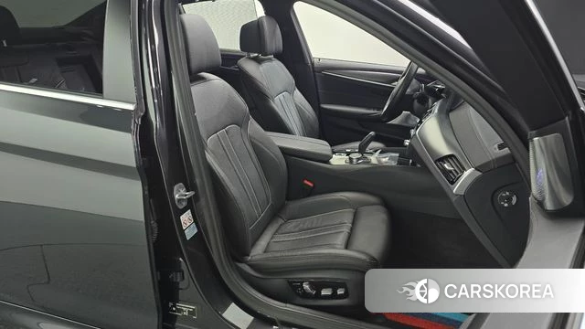 BMW 5 Series (G30) 2022 Серый из Кореи, фото 3