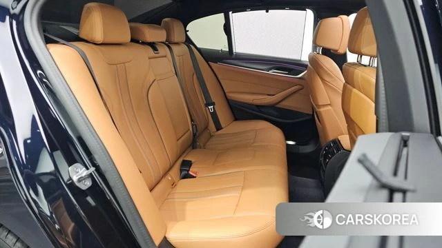 BMW 5 Series (G30) 2023 Черный из Кореи, фото 3