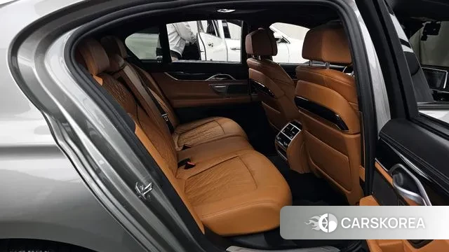 BMW 7 Series (G11) 2021 Песочный из Кореи, фото 3