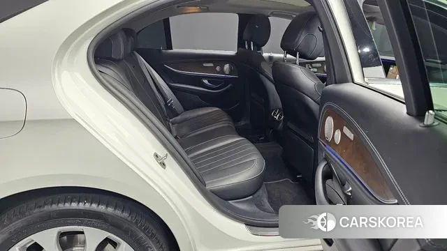 Mercedes-Benz E-Class W213 2019 Белый из Кореи, фото 3