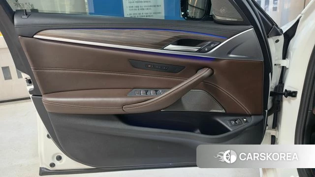BMW 5 Series (G30) 2020 Белый из Кореи, фото 3