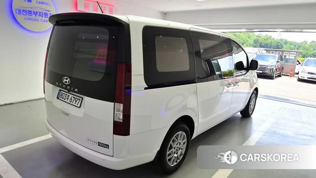 Hyundai Staria 2025 Белый из Кореи, фото 3