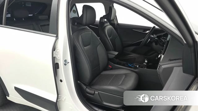 Kia Di Ol Nu Niro 2022 Белый из Кореи, фото 3