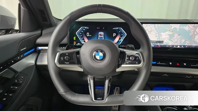 BMW 5 Series (G60) 2024 Серебристо-серый из Кореи, фото 3