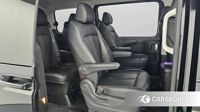 Hyundai Staria 2022 Черный из Кореи, фото 3