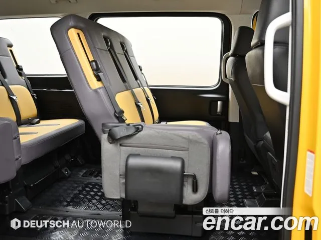 Hyundai Staria 2023 Желтый из Кореи, фото 3